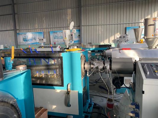पीई कार्बन सर्पिल प्लास्टिक पाइप उत्पादन लाइन को मजबूत करना 50mm-200mm